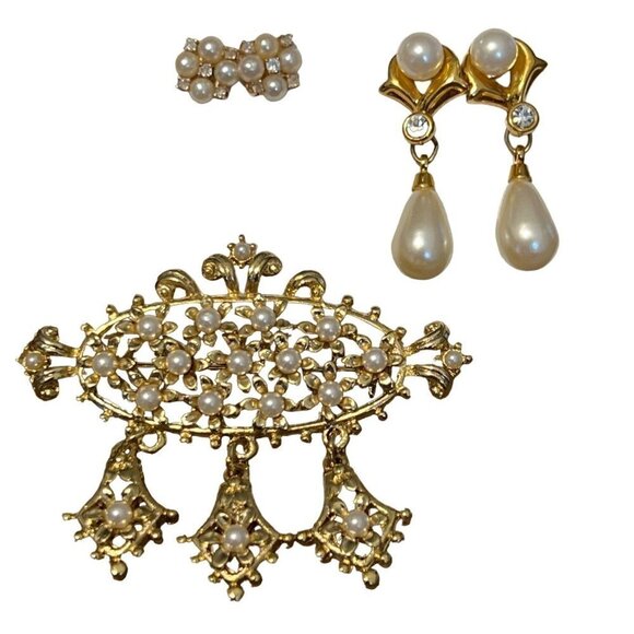 MONET Simulated Pearl Drop Earrings, Cluster studs and Pin NWOT - Picture 1 of 5